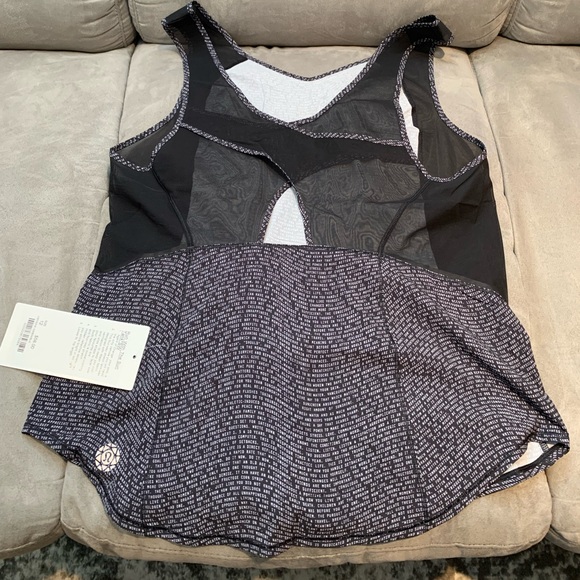 Lululemon Run With The Sun Tank - SeaWheeze 2019 - Picture 2 of 3